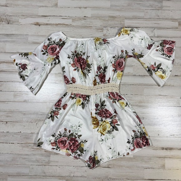 J For Justify Off Shoulder Floral Bell Sleeve Crochet Waist Romper Junior Size L - Picture 10 of 10
